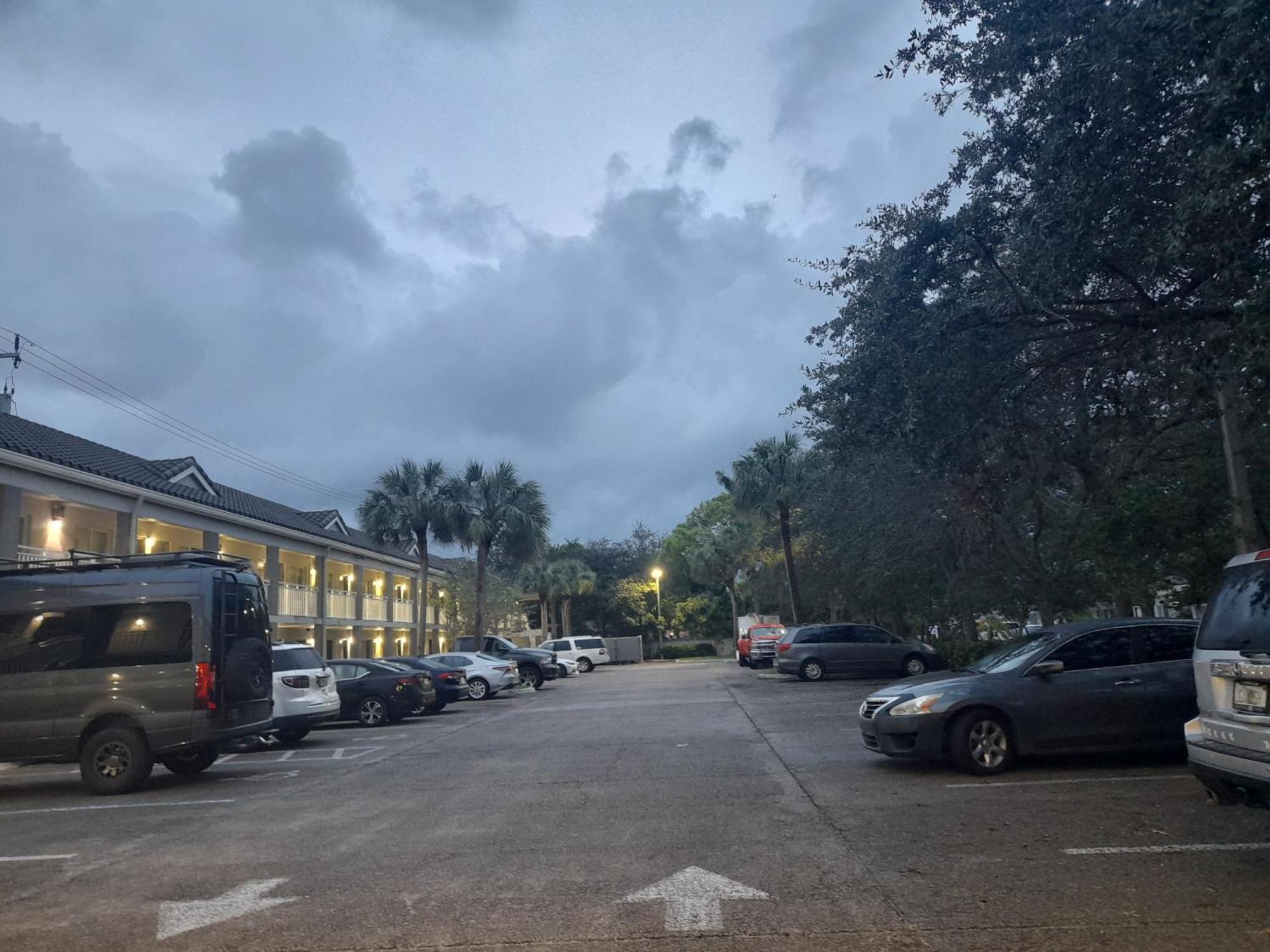 Super 8 Motel By Wyndham Near Fort Lauderdale Arpt Dania Beach Bagian luar foto