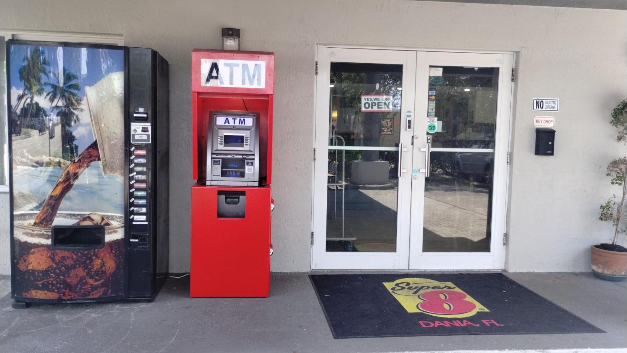 Super 8 Motel By Wyndham Near Fort Lauderdale Arpt Dania Beach Bagian luar foto