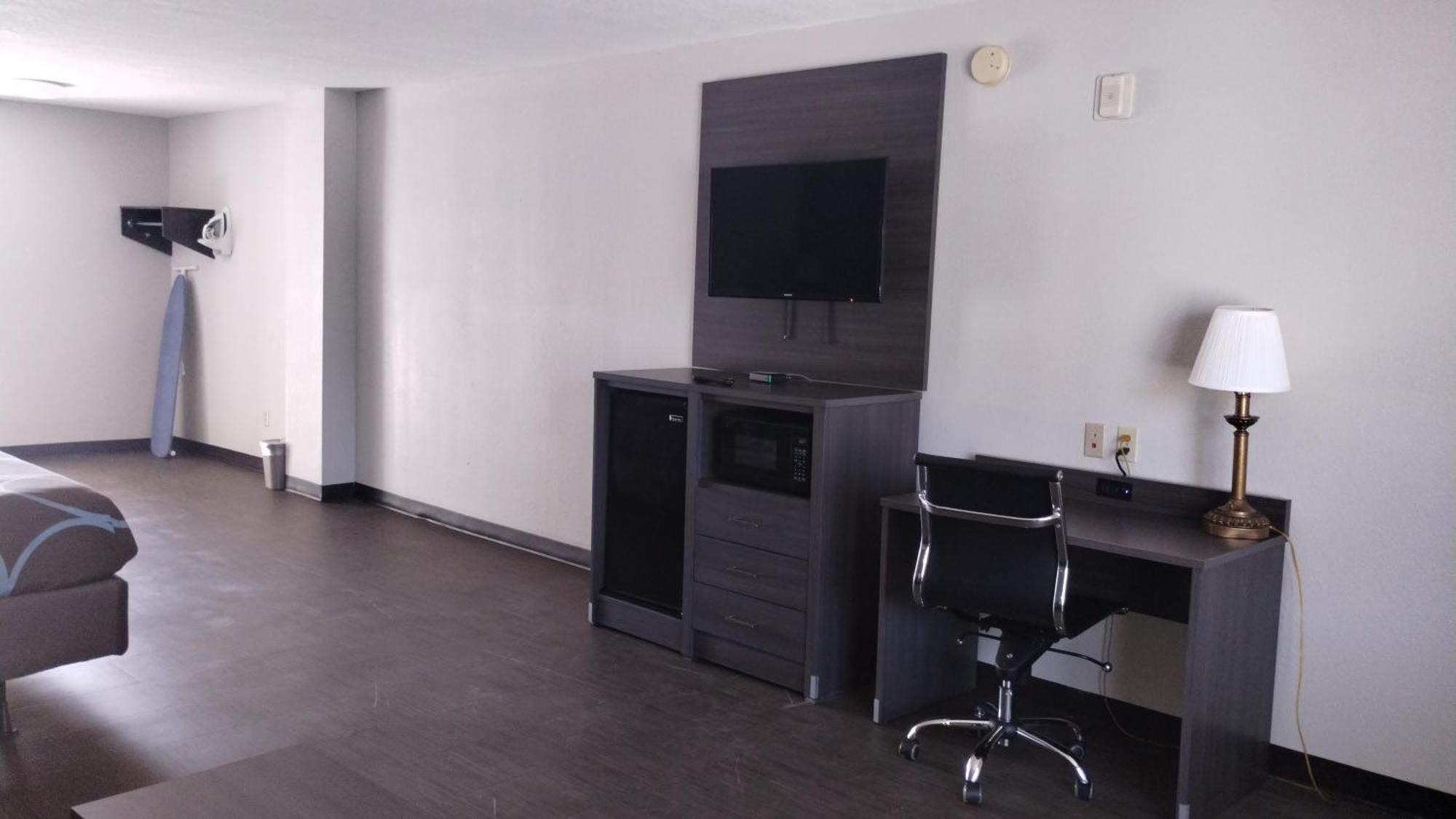 Super 8 Motel By Wyndham Near Fort Lauderdale Arpt Dania Beach Bagian luar foto