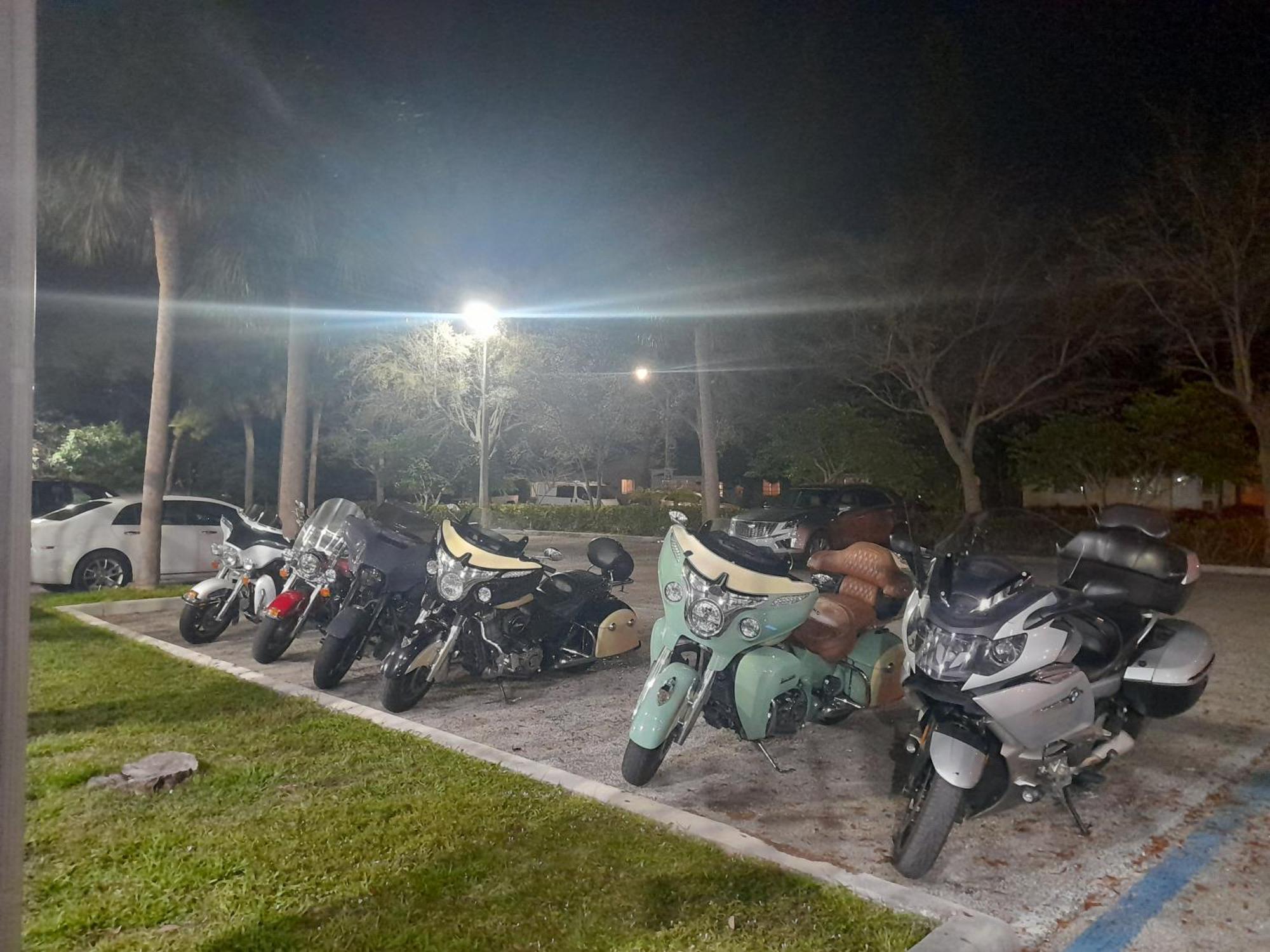 Super 8 Motel By Wyndham Near Fort Lauderdale Arpt Dania Beach Bagian luar foto